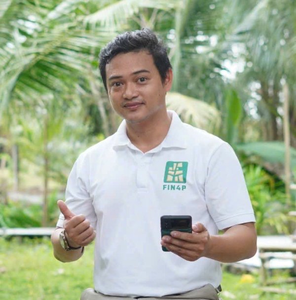 Ảnh chân dung Linh Lê
